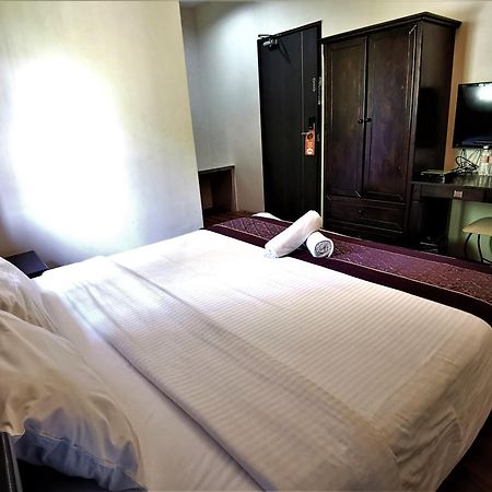 8 Boutique By The Sea Hotel Tanjung Tokong Luaran gambar