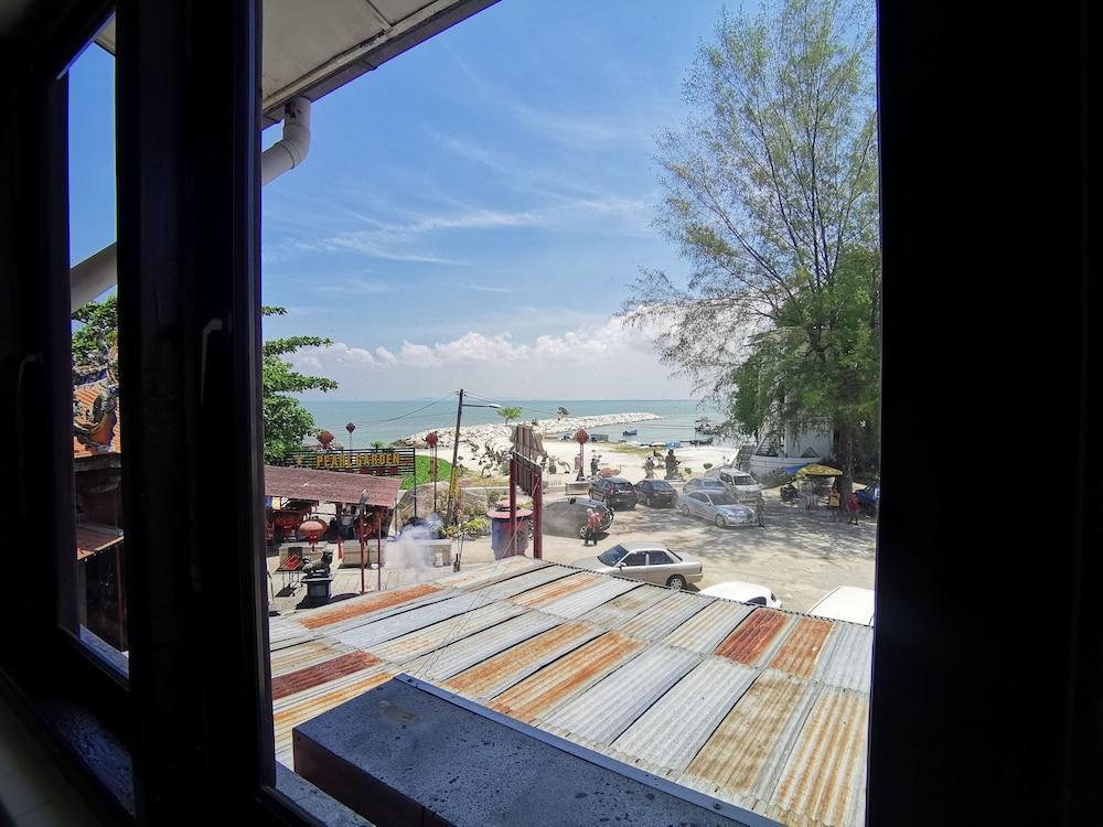 8 Boutique By The Sea Hotel Tanjung Tokong Luaran gambar