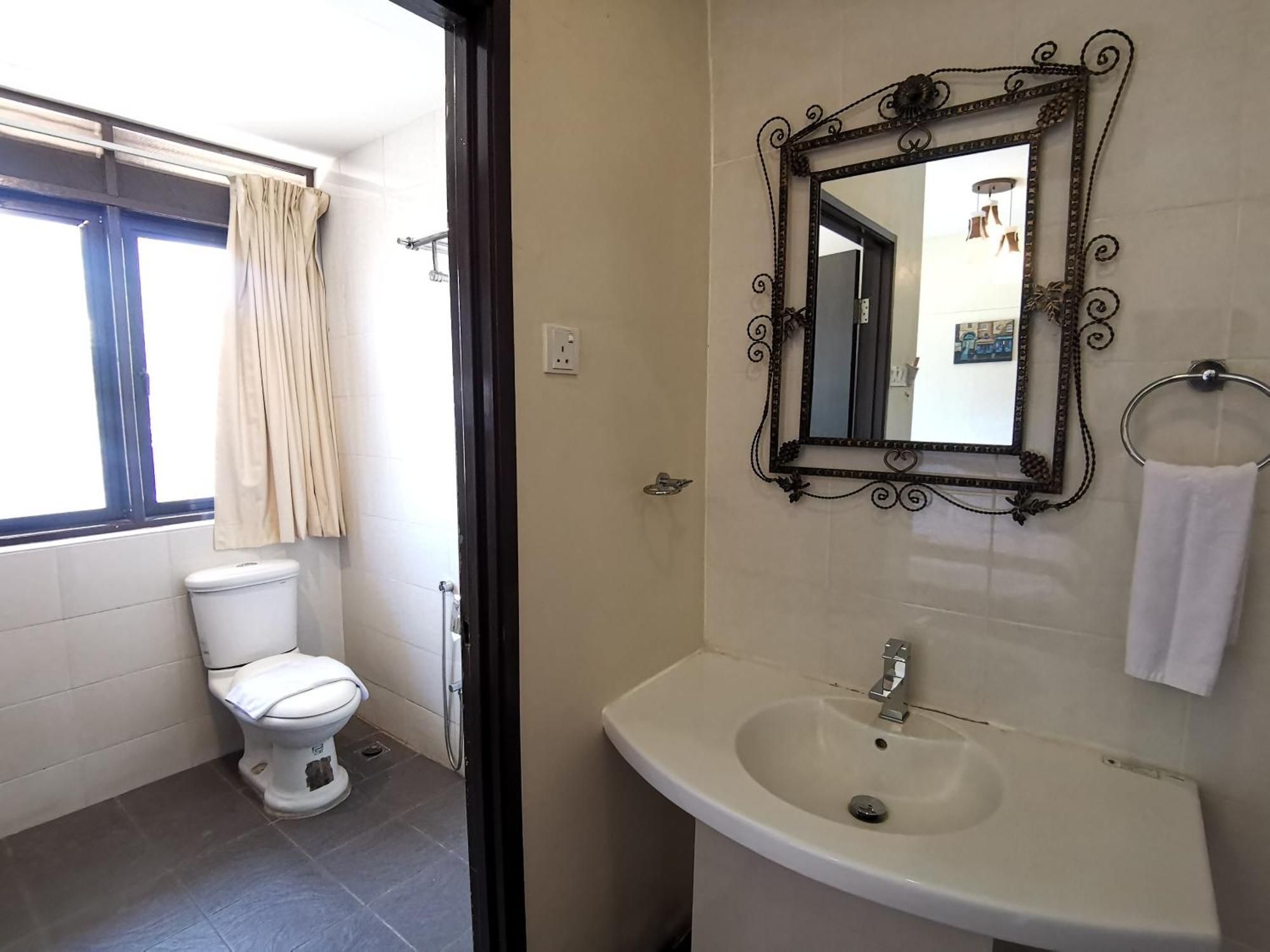 8 Boutique By The Sea Hotel Tanjung Tokong Luaran gambar
