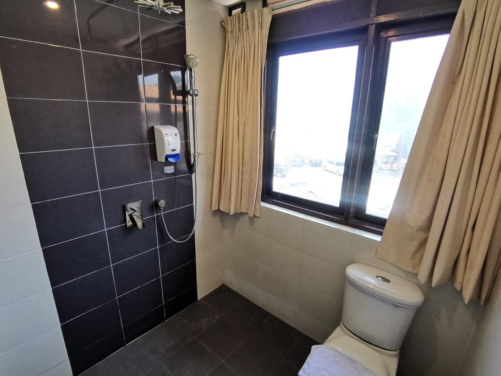 8 Boutique By The Sea Hotel Tanjung Tokong Luaran gambar