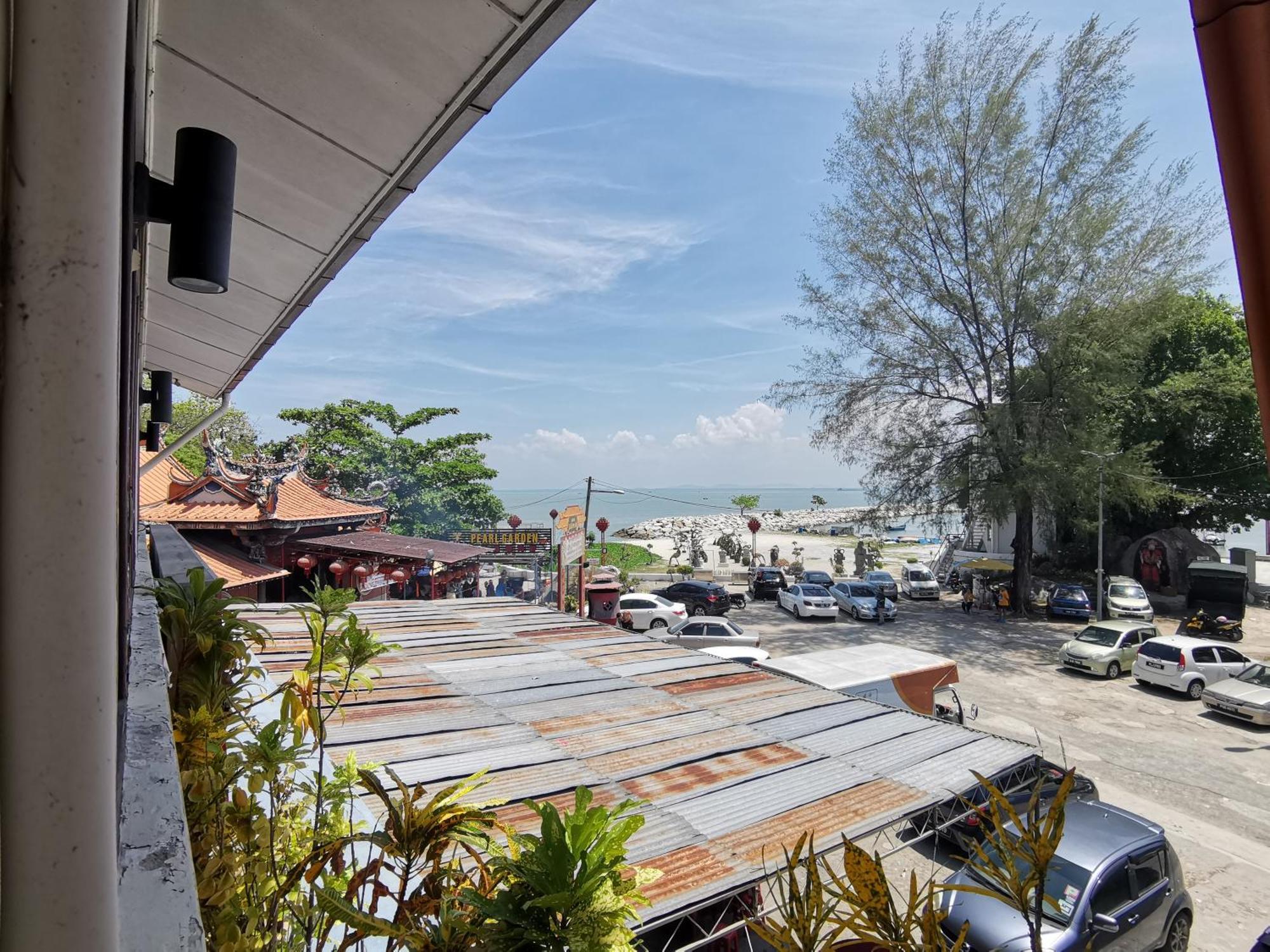 8 Boutique By The Sea Hotel Tanjung Tokong Luaran gambar