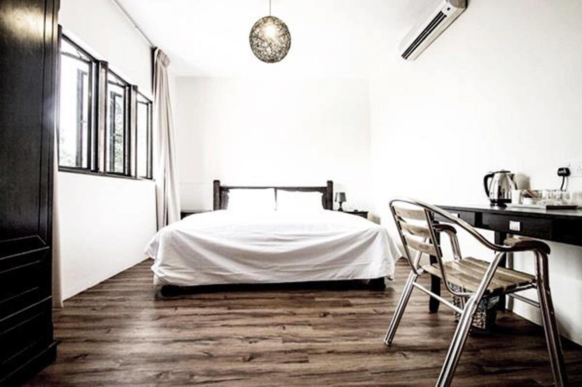 8 Boutique By The Sea Hotel Tanjung Tokong Luaran gambar