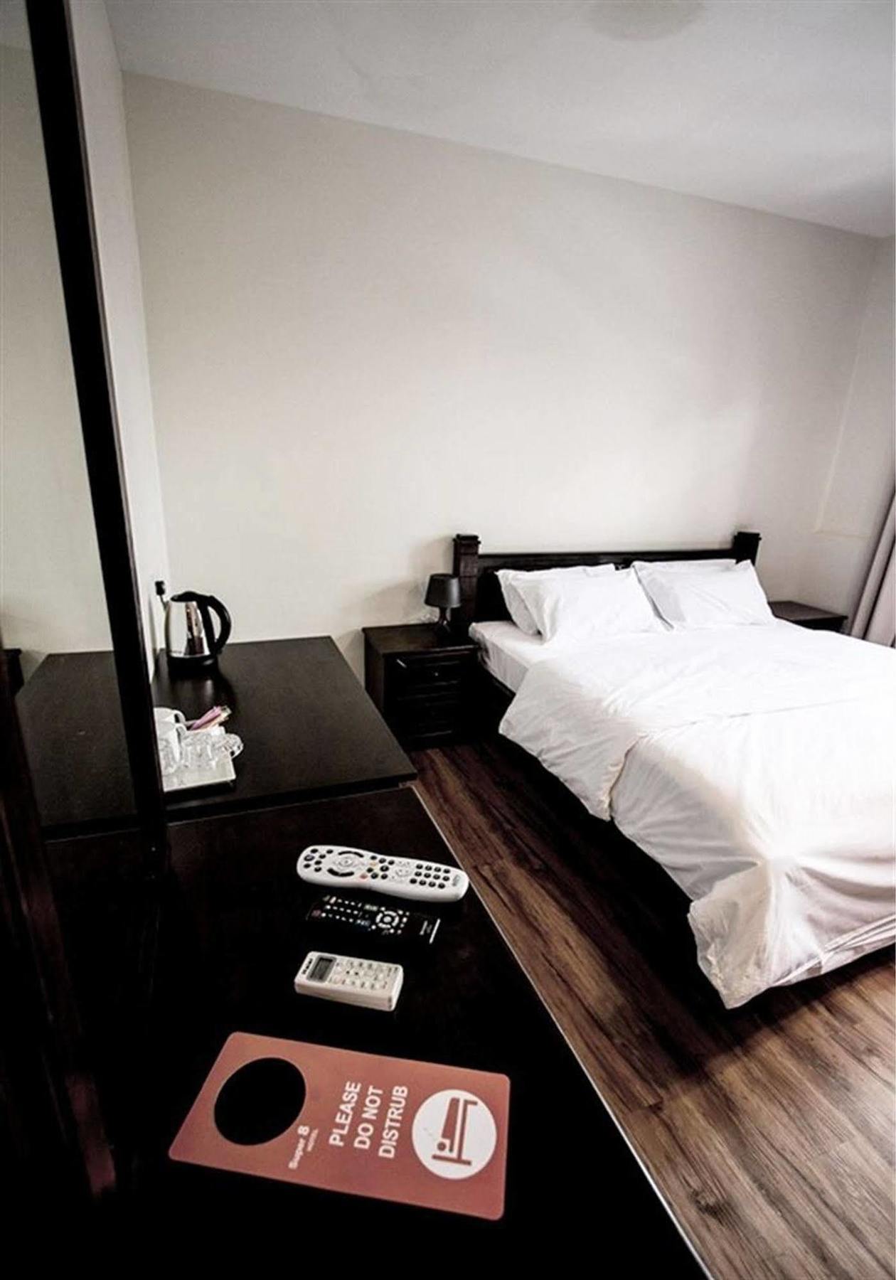 8 Boutique By The Sea Hotel Tanjung Tokong Luaran gambar
