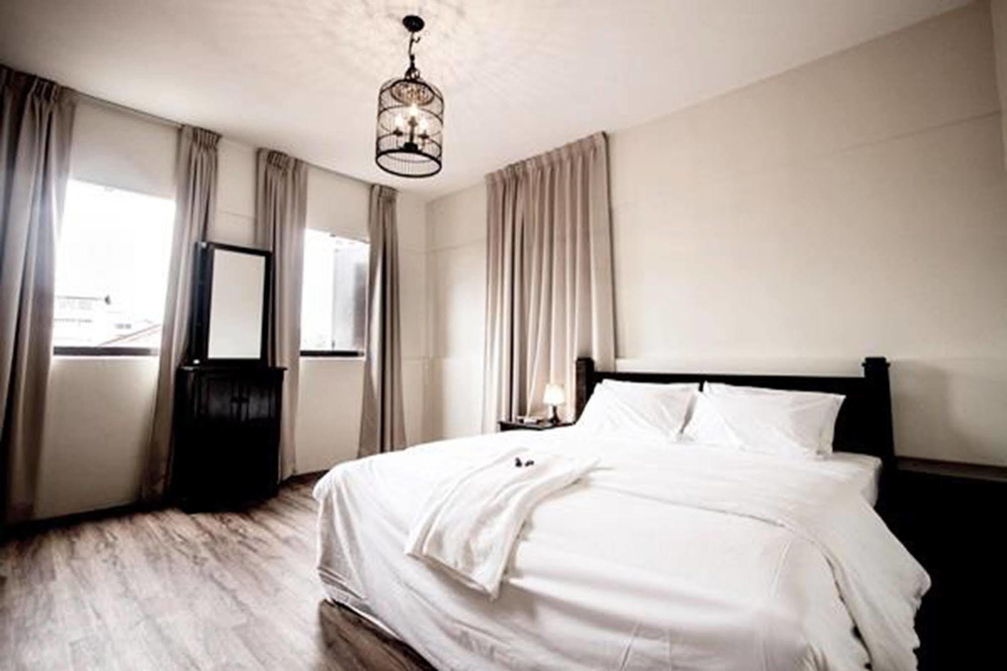 8 Boutique By The Sea Hotel Tanjung Tokong Luaran gambar