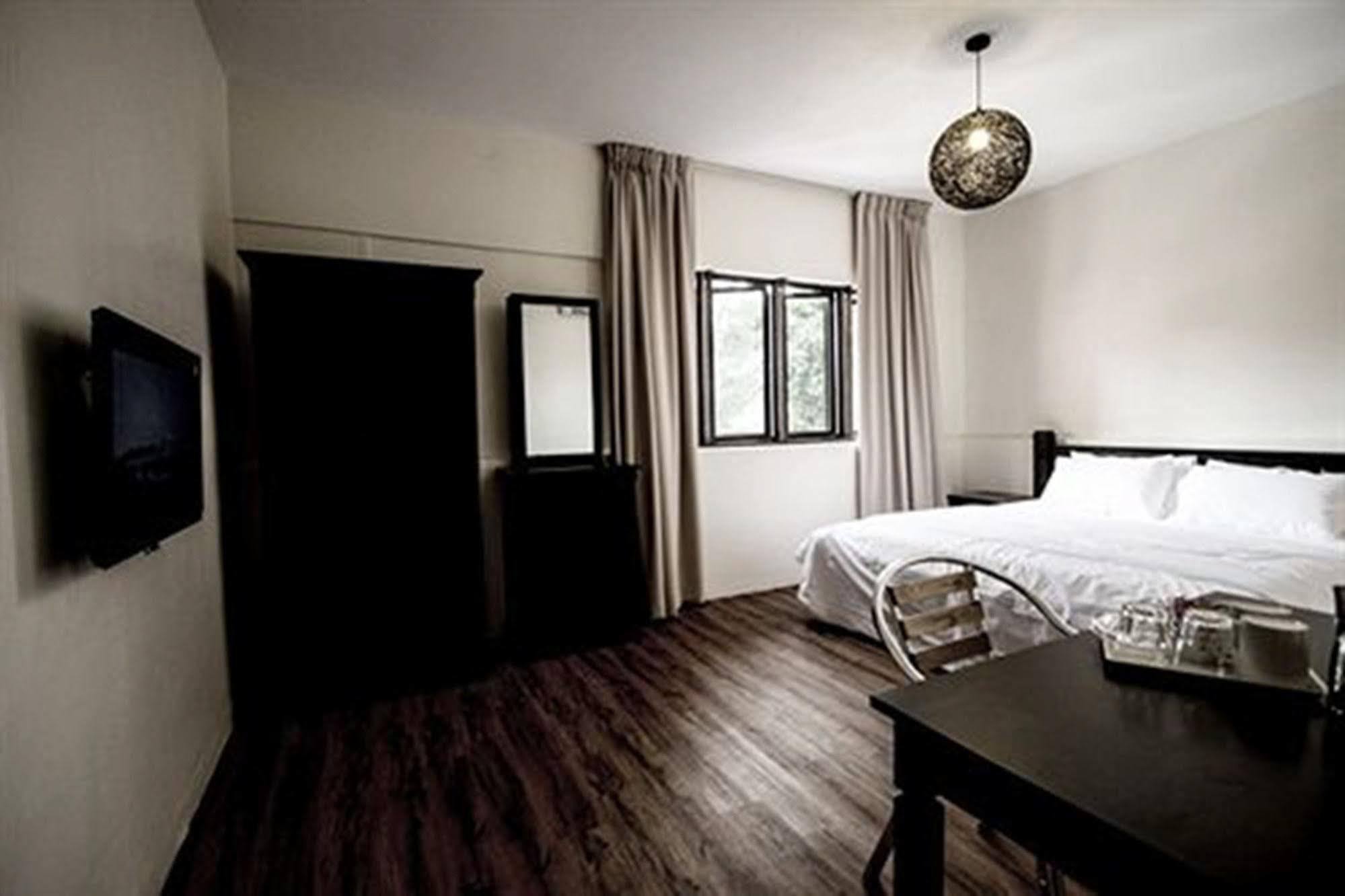 8 Boutique By The Sea Hotel Tanjung Tokong Luaran gambar