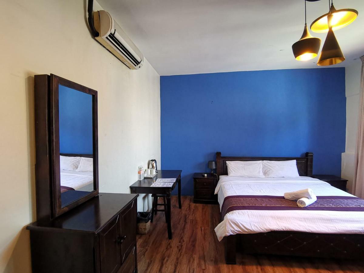 8 Boutique By The Sea Hotel Tanjung Tokong Luaran gambar