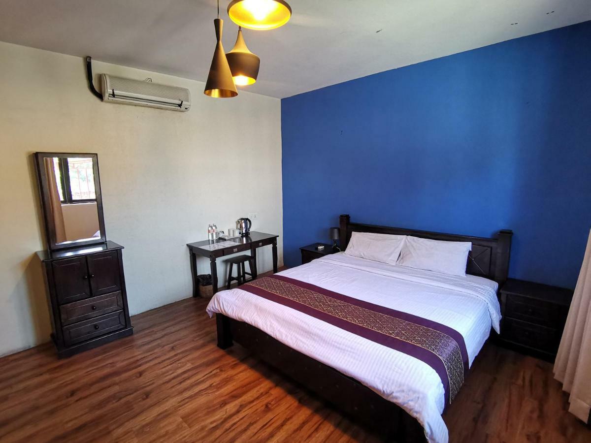 8 Boutique By The Sea Hotel Tanjung Tokong Luaran gambar